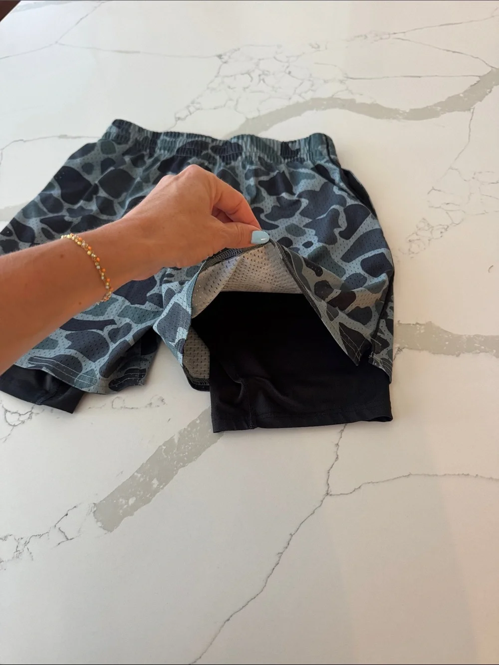Boys abercrombie kids Black & Blue Camo Performance Shorts size 13/14